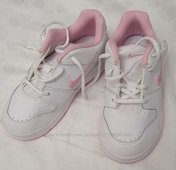 Обувь детская разных размеров 