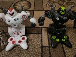 Роботи на радіокеруванні Turbo Gears  набір із 2 бойових роботів