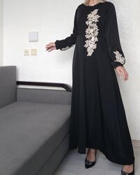 Чарівна сукня абая максі перлини, вишивка в золоті аплікація пояс