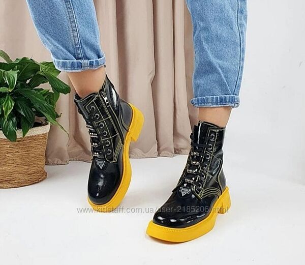 Шкіряні ботінки на платформі лакована шкіра