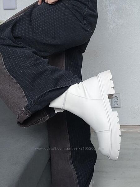 Зимові матові шкіряні ботінки на тракторній підошві, платформа 25,5