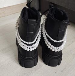 Зимові шкіряні ботінки з декором 25,5