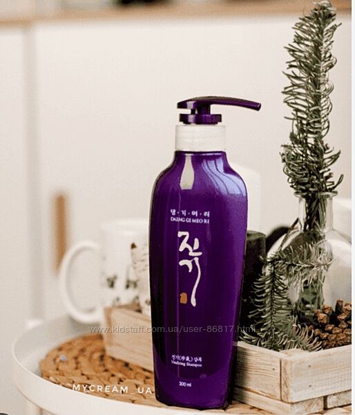 Відновлюючий шампунь для волосся Daeng Gi Meo Ri Vitalizing Shampoo 300 ml