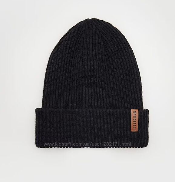 чорна шапка-біні Reserved з додаванням віскози на 4-5р