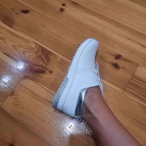 Мокасини білі по знижці