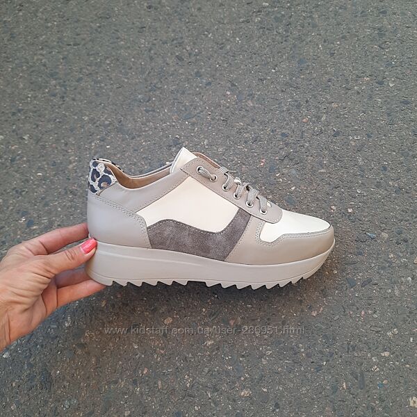 Кросівки 40 розмір ЗНИЖКА