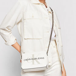 Стильная белая кроссбоди сумка Calvin Klein 